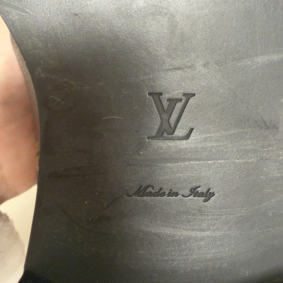 LOUIS VUITTON Woman Calfskin Monogram Wonderland Flat Ranger Boots Black. - Picture 11 of 16